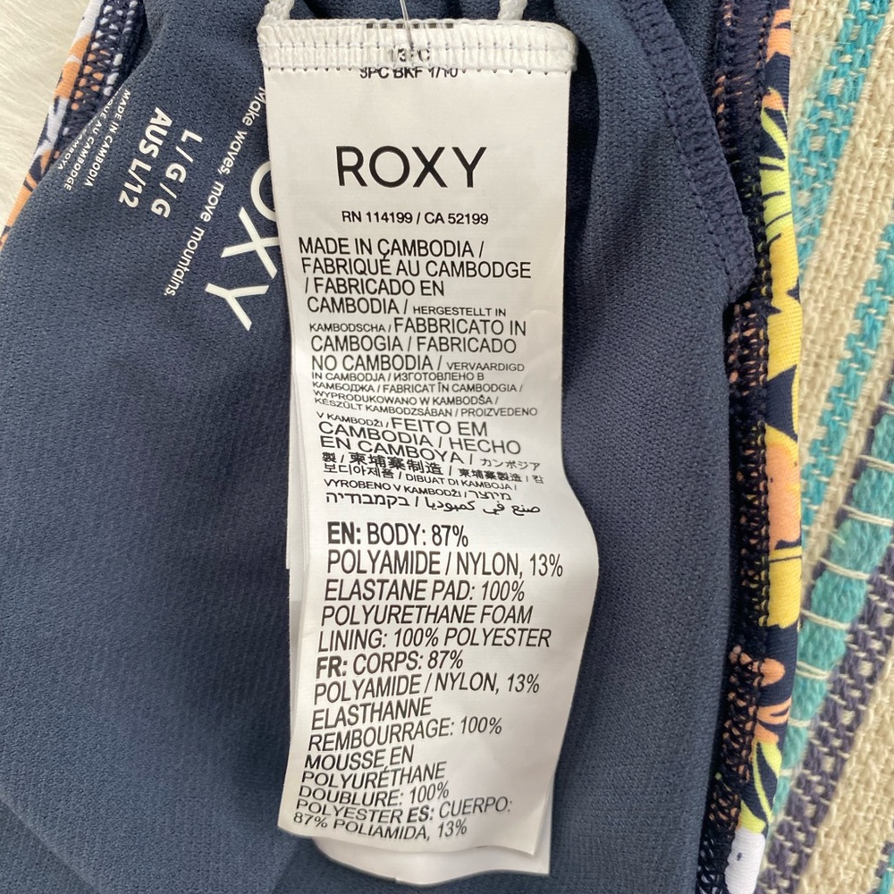 Nwt Roxy juniors floral bikini top size large - Picture 3 of 4